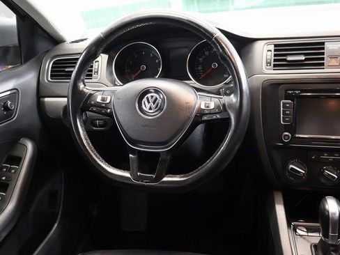 Used 2015 Volkswagen Jetta SE image 24