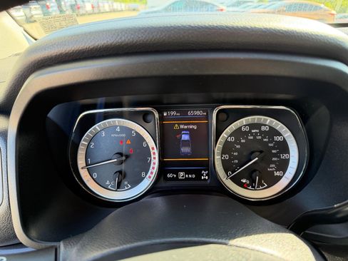 Used 2019 Nissan Titan SV AWD/4WD image 20