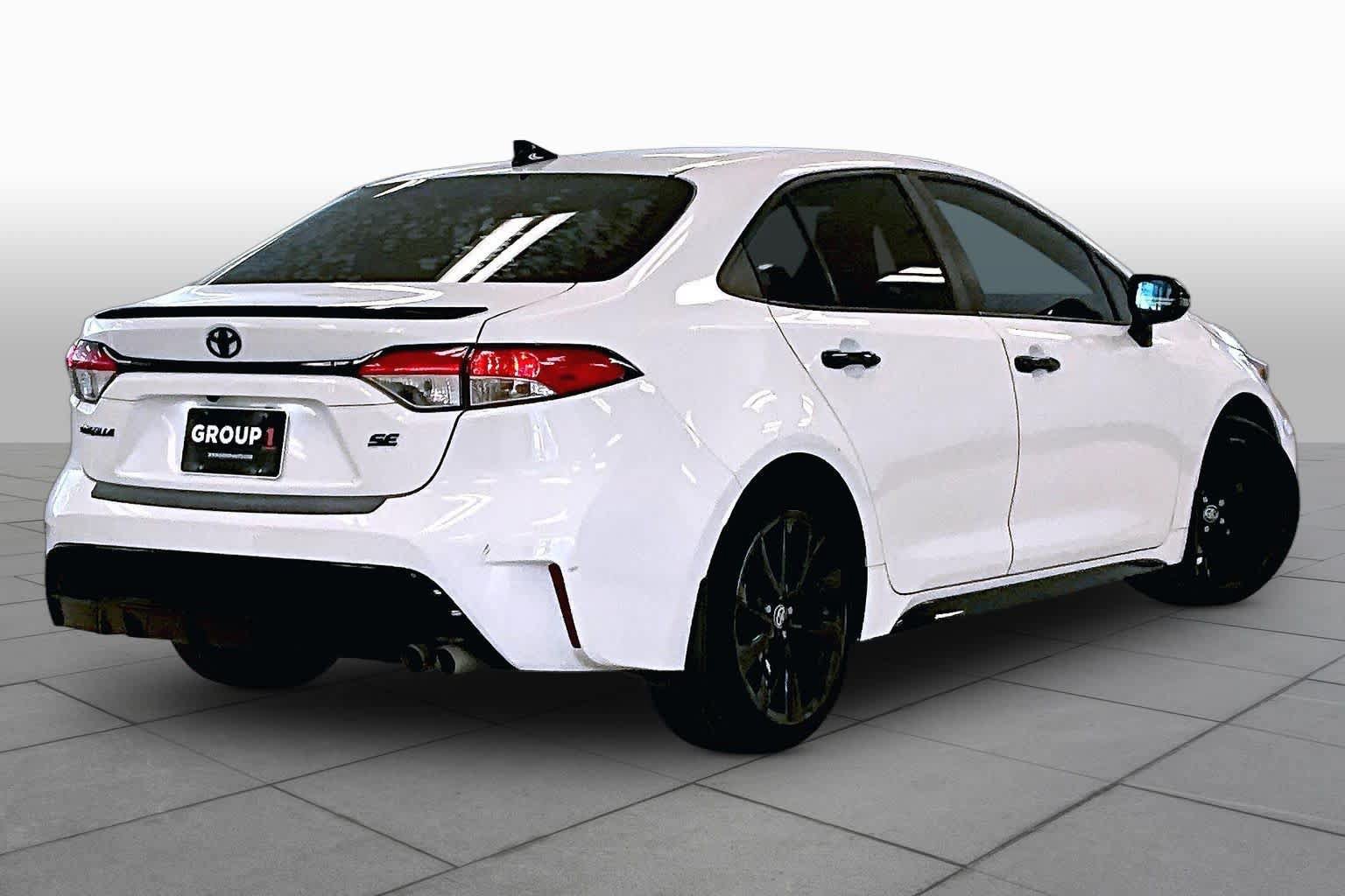 Used 2021 Toyota Corolla SE FWD image 12