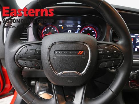 Used 2018 Dodge Charger SXT w/ Blacktop Package RWD image 10