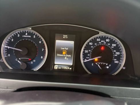 Used 2017 Toyota Camry XLE image 10