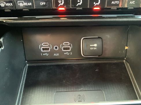 Used 2025 Jeep Grand Cherokee L Altitude AWD/4WD image 29