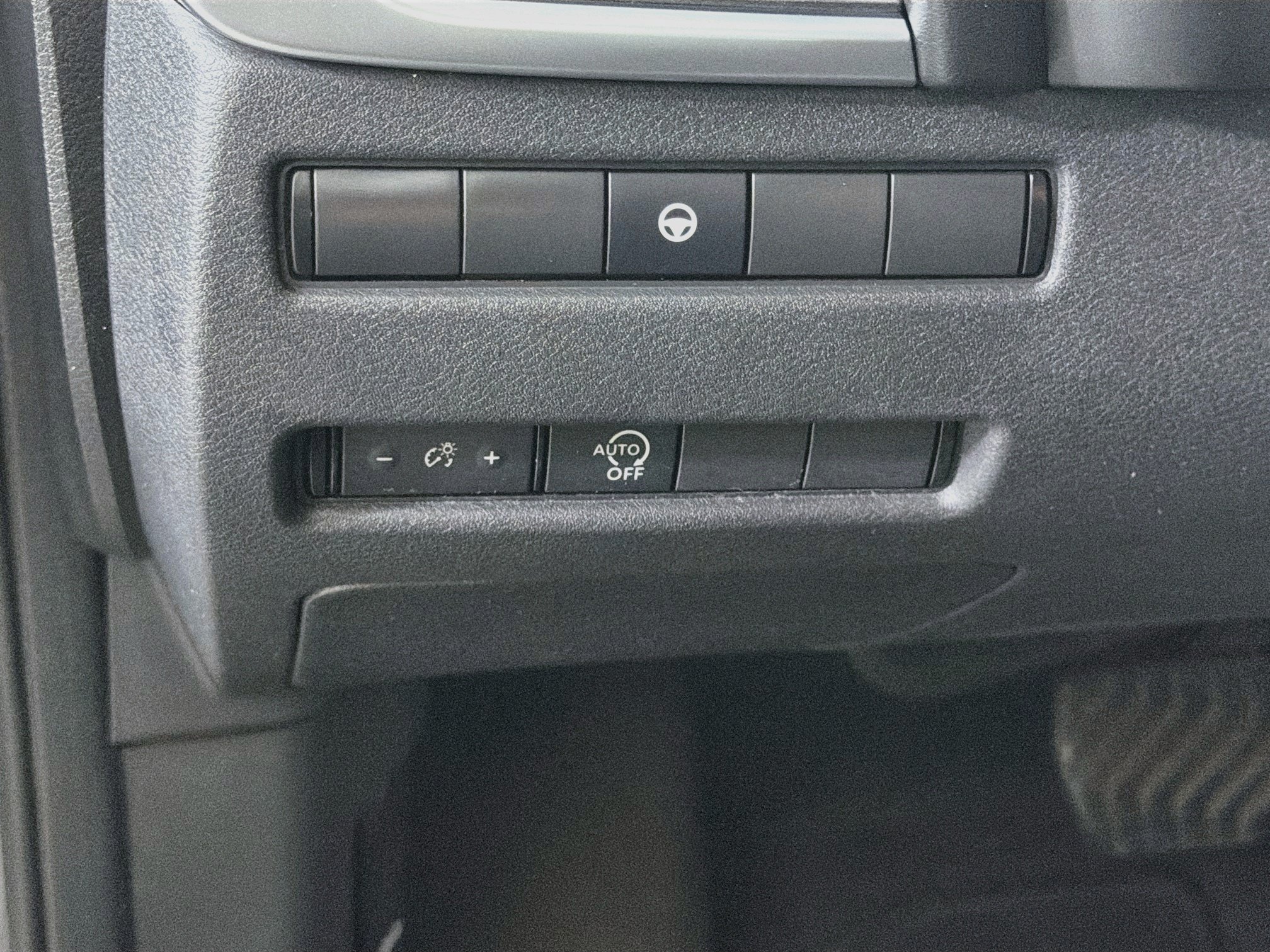 Used 2023 Nissan Rogue SV FWD image 16