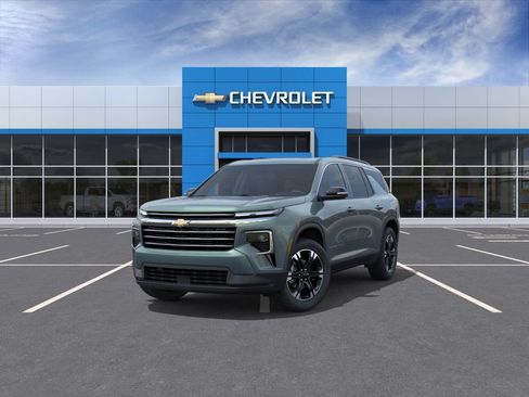 New 2027 Chevrolet Traverse LT w/ Sun and Wheel Package FWD image 8