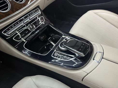 Used 2017 Mercedes-Benz E 300 4MATIC image 27