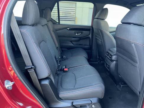 Used 2023 Honda Pilot Sport image 21