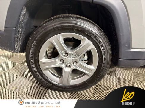 Used 2023 Jeep Compass Latitude AWD/4WD image 23