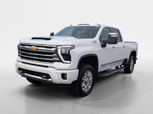 Used 2025 Chevrolet Silverado 2500 High Country w/ High Country Premium Package AWD/4WD image 5
