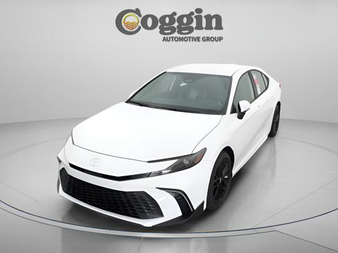 Used 2026 Toyota Camry SE w/ Multimedia Upgrade Package FWD image 16