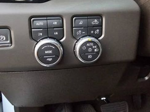 New 2026 GMC Sierra 2500 Denali w/ Technology Package AWD/4WD image 39