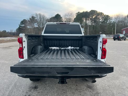 Used 2024 Chevrolet Silverado 2500 Custom w/ Custom Convenience Package image 15