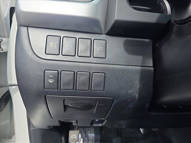 Used 2018 Toyota Highlander SE AWD/4WD image 25