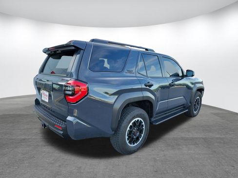Used 2025 Toyota 4Runner TRD Off-Road Premium AWD/4WD image 5