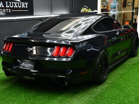 Used 2015 Ford Mustang Coupe image 4