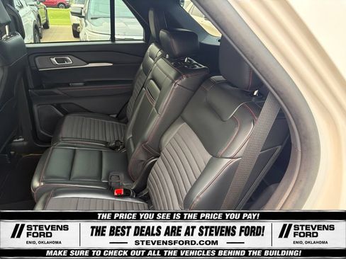 Used 2025 Ford Explorer ST-Line w/ ST-Line Street Pack AWD/4WD image 32