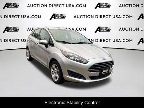 Used 2014 Ford Fiesta SE image 2