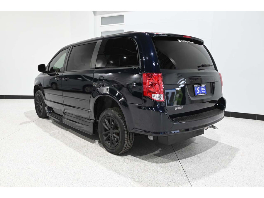 Used 2015 Dodge Grand Caravan SXT FWD image 8