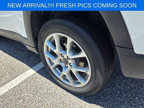 Used 2025 Jeep Compass Limited AWD/4WD image 6