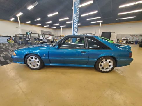 Used 1993 Ford Mustang Cobra RWD image 4