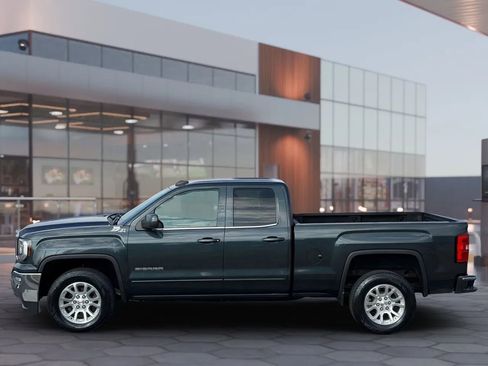 Used 2017 GMC Sierra 1500 SLE w/ SLE Value Package image 6