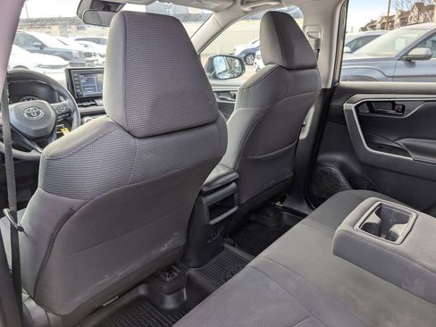 Used 2020 Toyota RAV4 LE image 11
