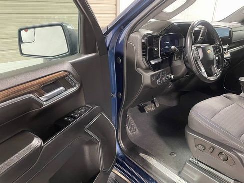 Used 2023 Chevrolet Silverado 1500 LT image 10