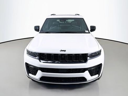 New 2026 Jeep Grand Cherokee Limited AWD/4WD image 2