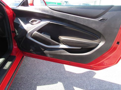 Used 2020 Chevrolet Camaro LT image 22