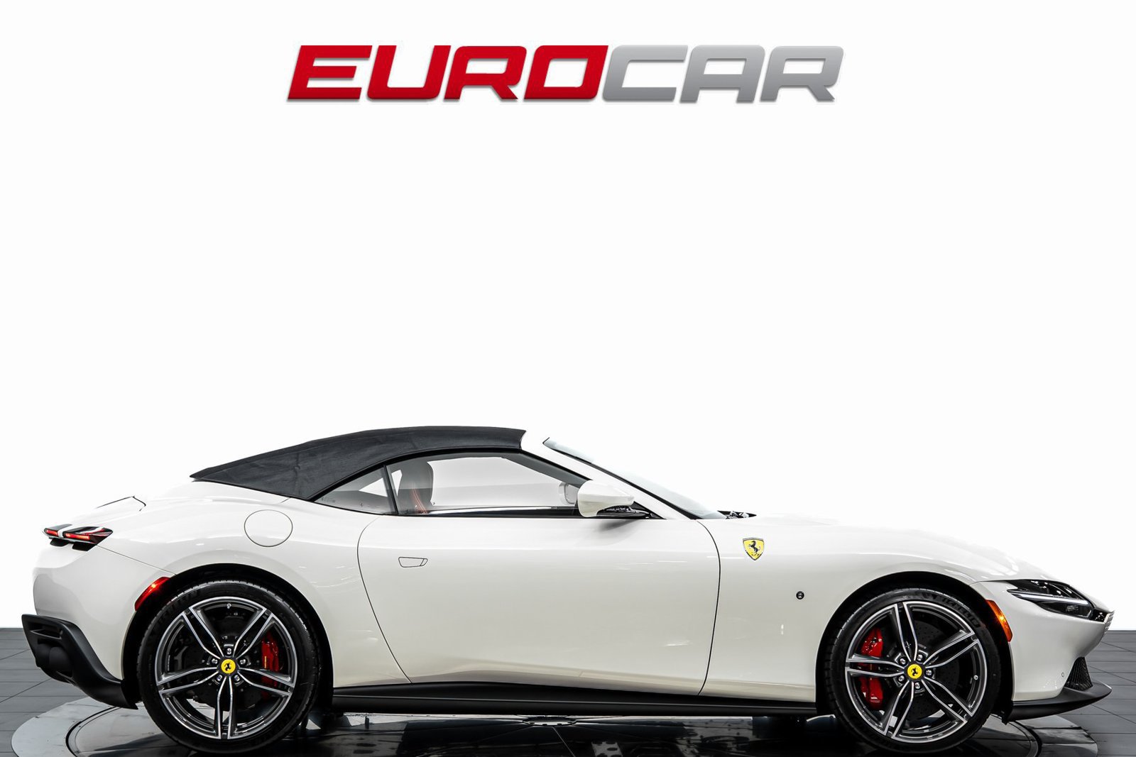 Used 2025 Ferrari Roma Spider RWD image 8