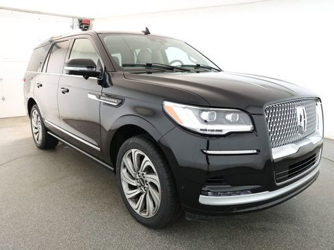 Used 2022 Lincoln Navigator Reserve w/ Equipment Group 201A image 3