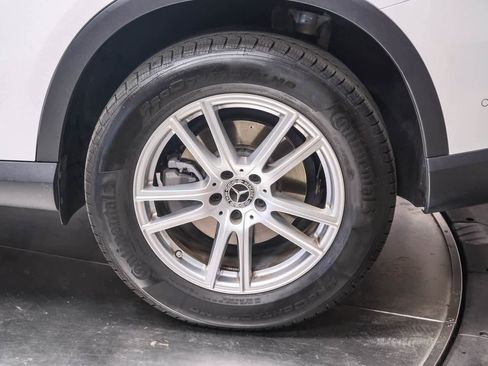 Certified 2025 Mercedes-Benz GLC 300 GLC 300 image 9