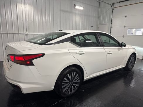 Used 2026 Nissan Altima 2.5 SV AWD/4WD image 3
