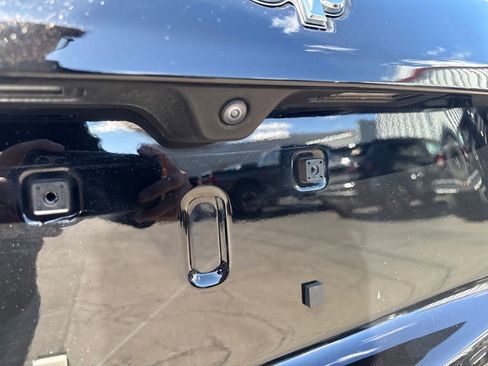 Certified 2022 Jeep Compass Limited image 11