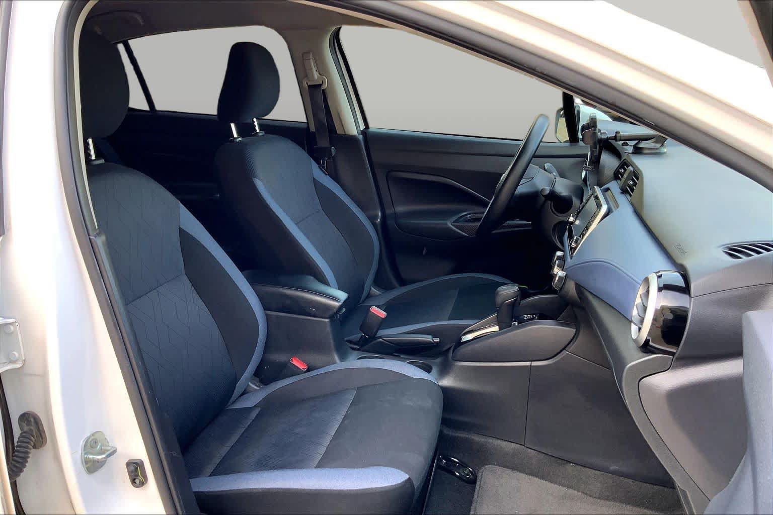 Used 2024 Nissan Versa SV FWD image 9