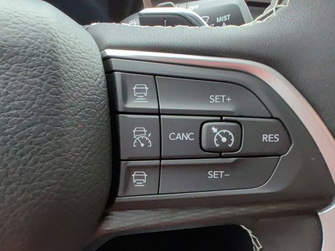 Used 2024 Jeep Grand Cherokee L Laredo AWD/4WD image 25