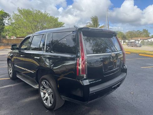 Used 2015 Cadillac Escalade Premium image 2
