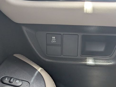 Used 2025 Honda HR-V EX-L image 13