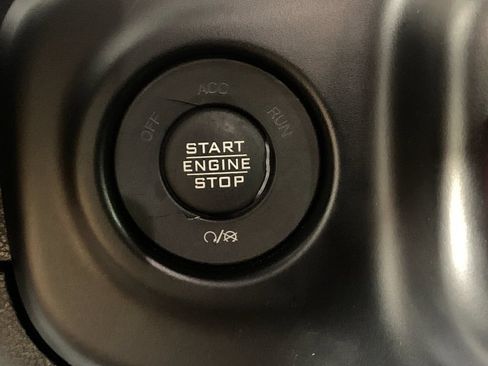 Used 2022 Jeep Wrangler Unlimited Rubicon w/ Safety Group AWD/4WD image 17