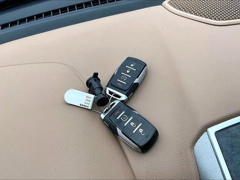 Used 2019 RAM 1500 Big Horn AWD/4WD image 12