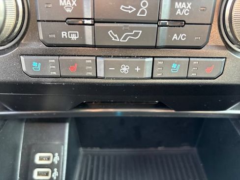 Used 2020 Ford F150 Raptor w/ Equipment Group 802A Luxury AWD/4WD image 31