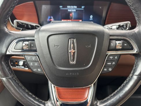Used 2022 Lincoln Navigator Reserve AWD/4WD image 25