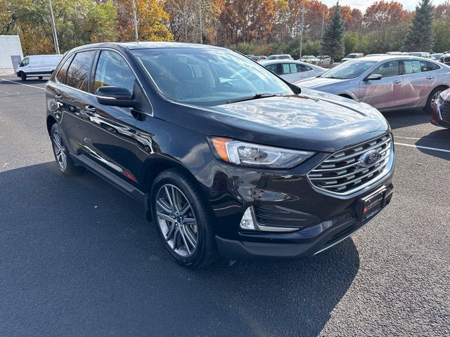 Used 2019 Ford Edge Titanium w/ Cold Weather Package AWD/4WD image 3