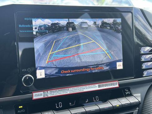 New 2026 Toyota Camry Hybrid FWD image 26