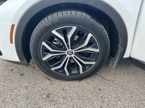 Certified 2023 Toyota Crown Limited image 26