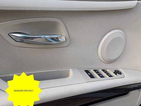 Used 2009 BMW 328i Convertible image 7