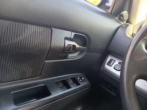 Used 2013 Scion xB FWD image 19