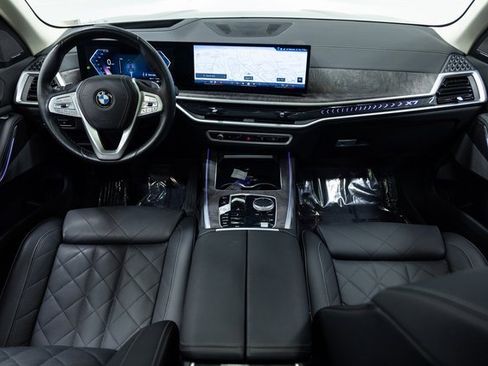 Used 2024 BMW X7 xDrive40i image 21