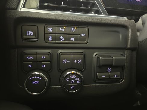 Certified 2025 Chevrolet Suburban RST w/ Comfort Package image 26