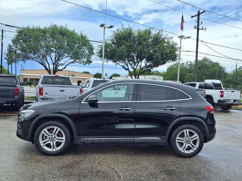 Used 2023 Mercedes-Benz GLA 250 w/ Premium Package image 24