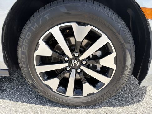 Used 2025 Honda Odyssey EX-L image 21